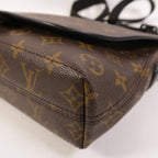 Louis Vuitton Messenger · Monogram Macassar