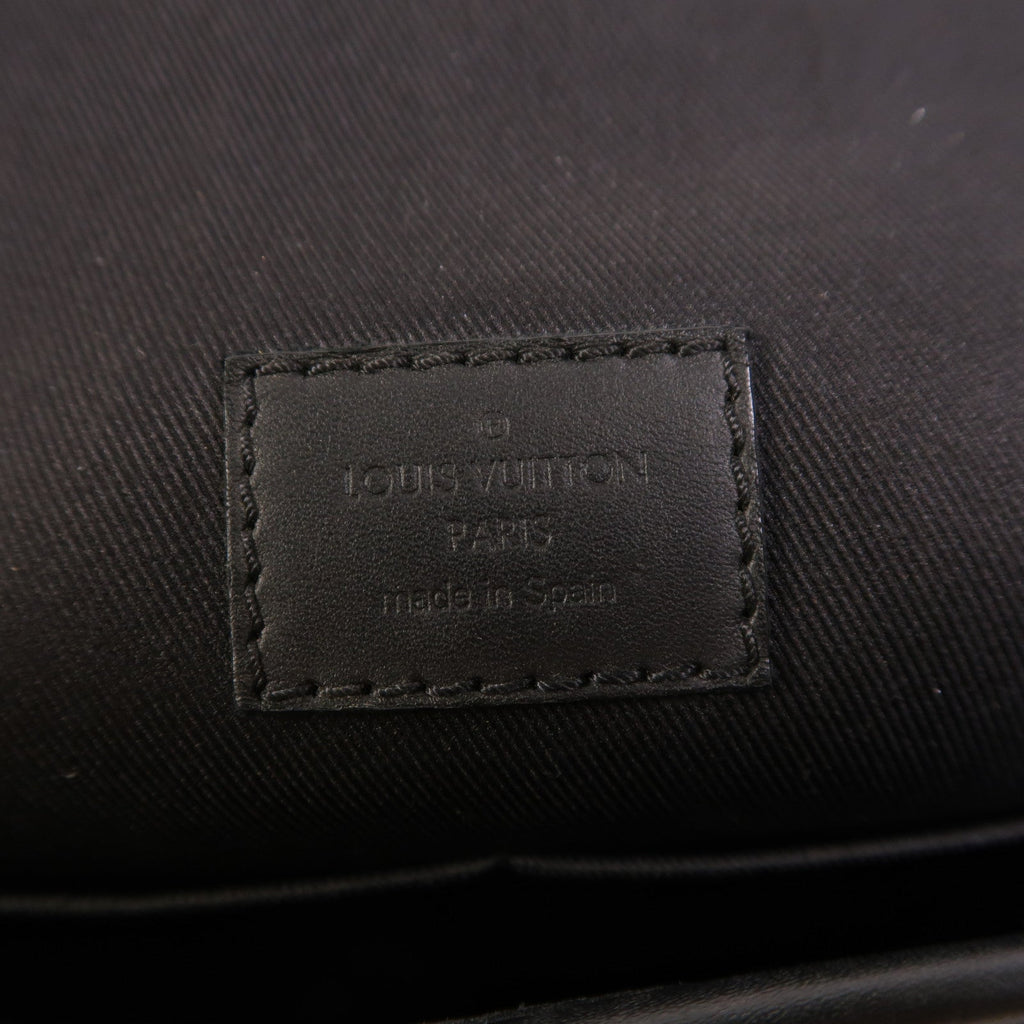 Louis Vuitton Messenger · Monogram Macassar