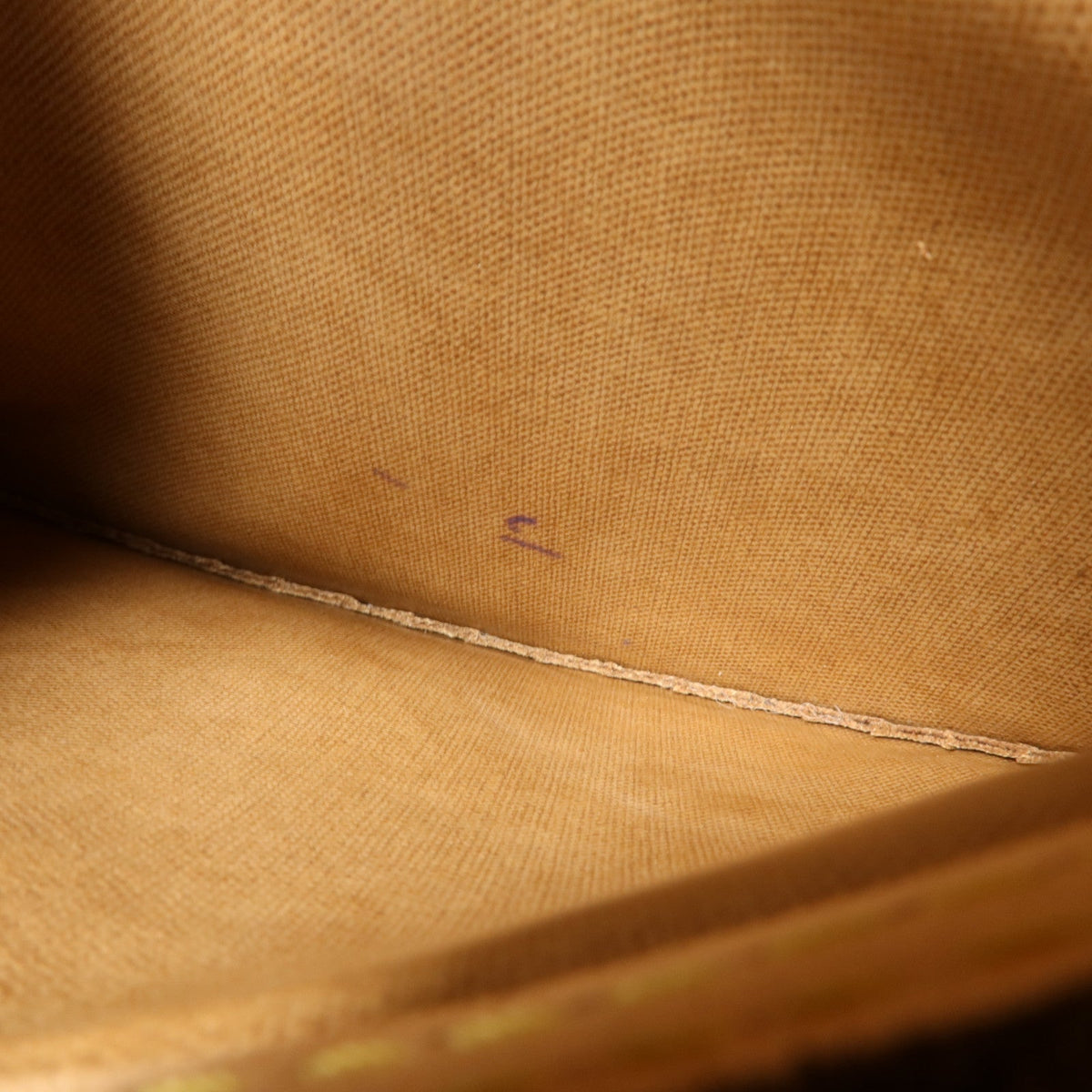 Louis Vuitton Montorgueil GM · Monogram