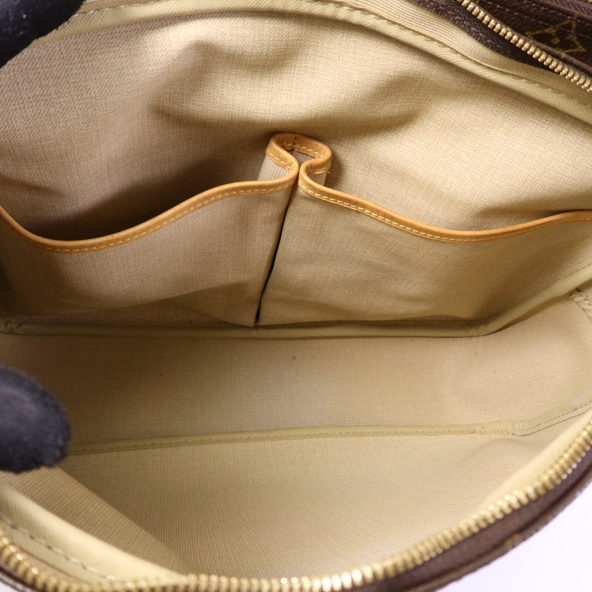 Louis Vuitton Reporter GM · Monogram