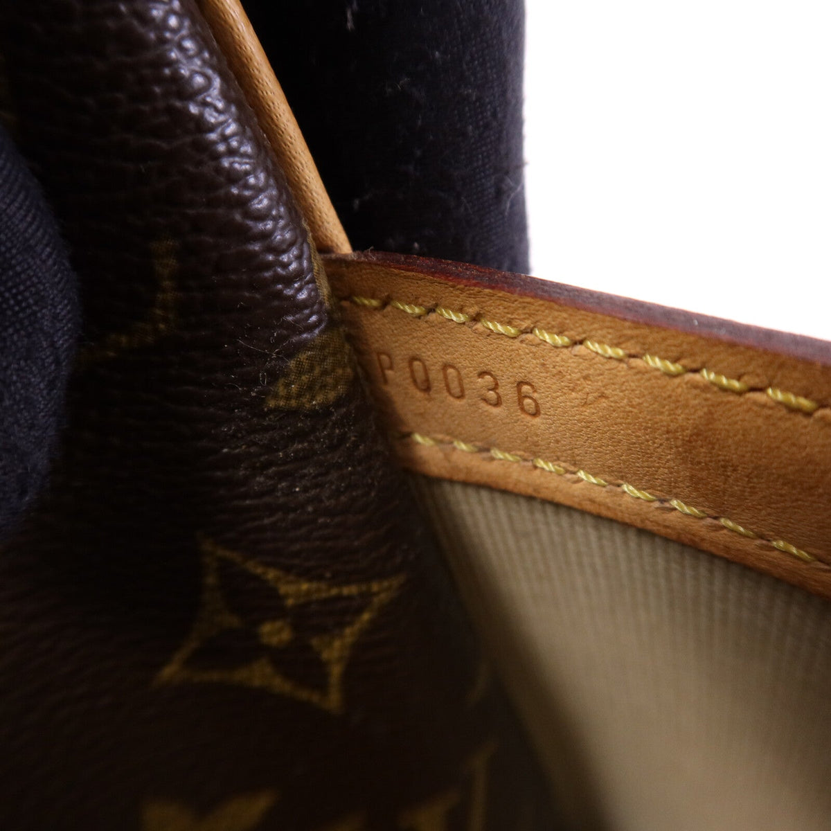 Louis Vuitton Reporter GM · Monogram