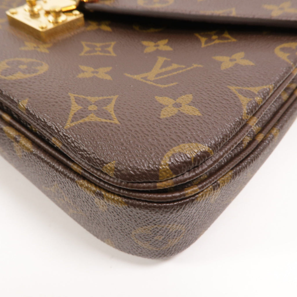 Louis Vuitton Pochette Metis · Monogram