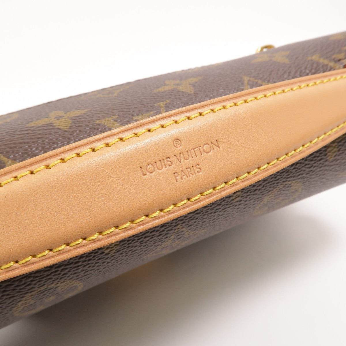 Louis Vuitton Pochette Metis · Monogram