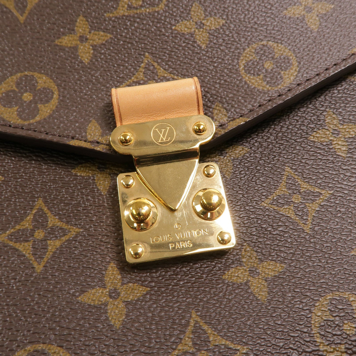 Louis Vuitton Pochette Metis · Monogram