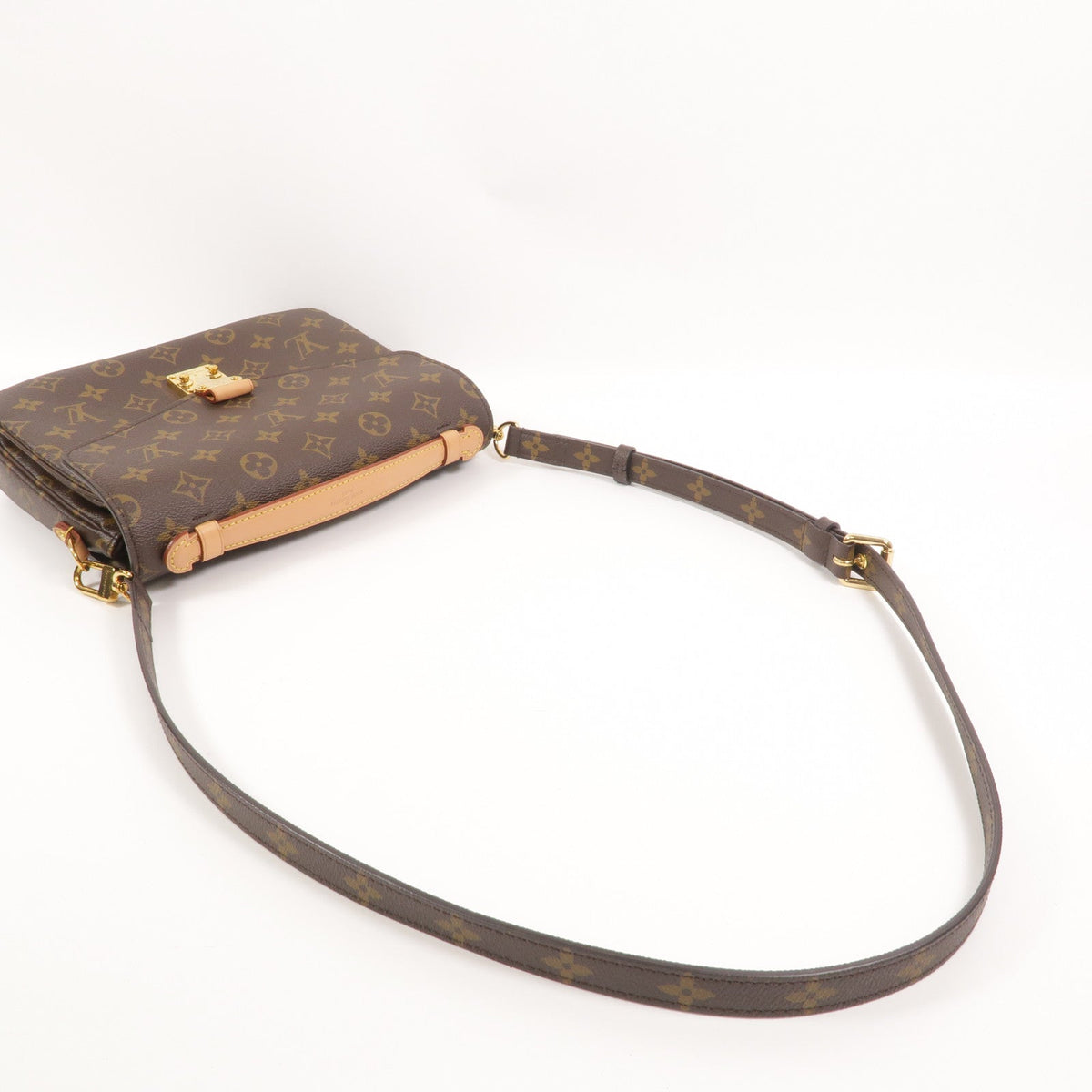 Louis Vuitton Pochette Metis · Monogram