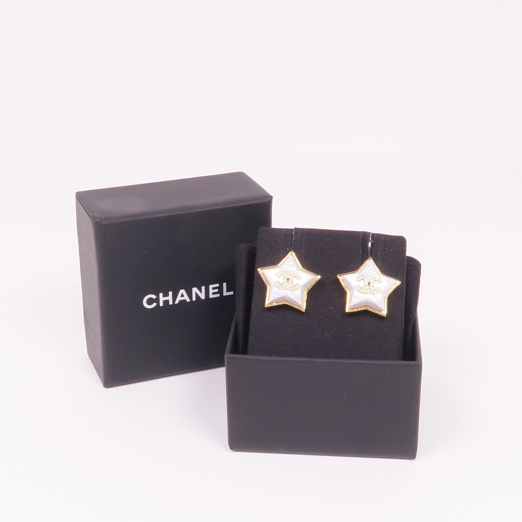 Chanel CC · Pearl Earrings · Gold