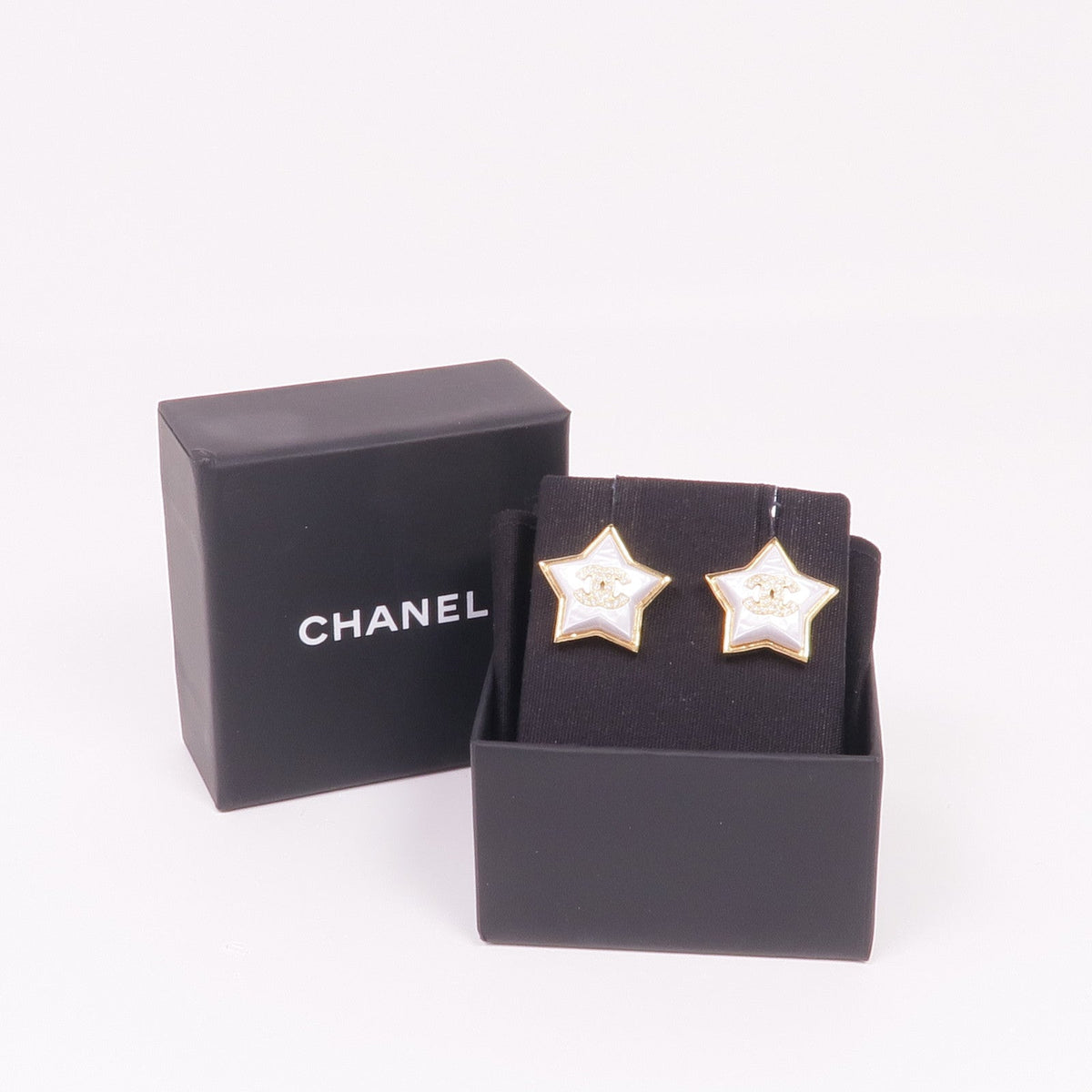 Chanel CC · Pearl Earrings · Gold