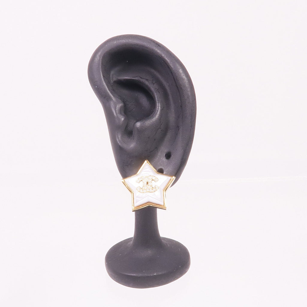 Chanel CC · Pearl Earrings · Gold