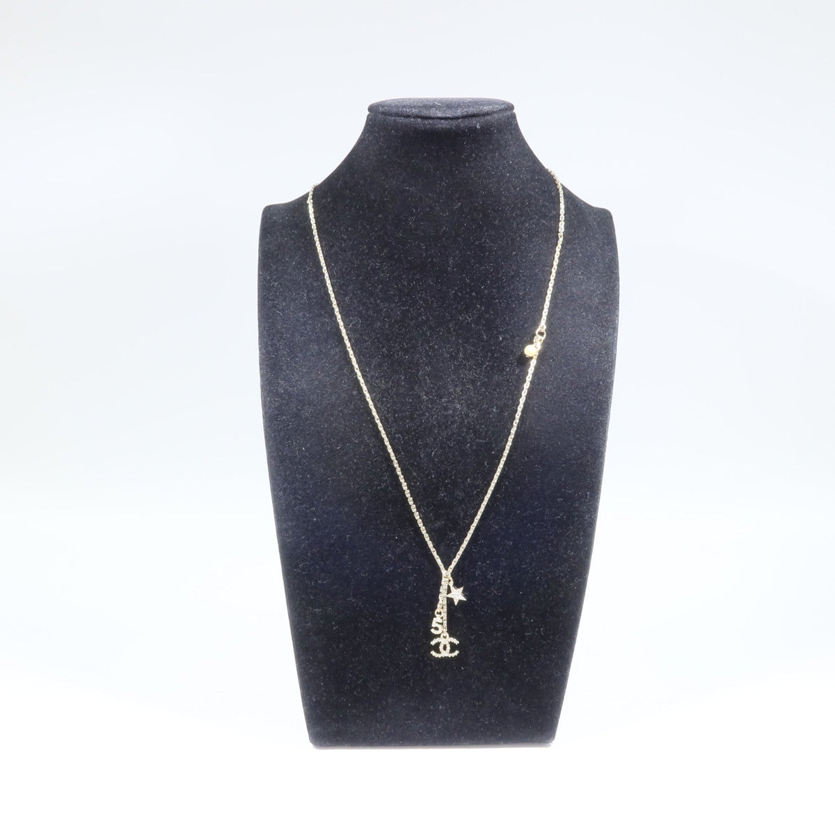Chanel CC Necklace · Metal