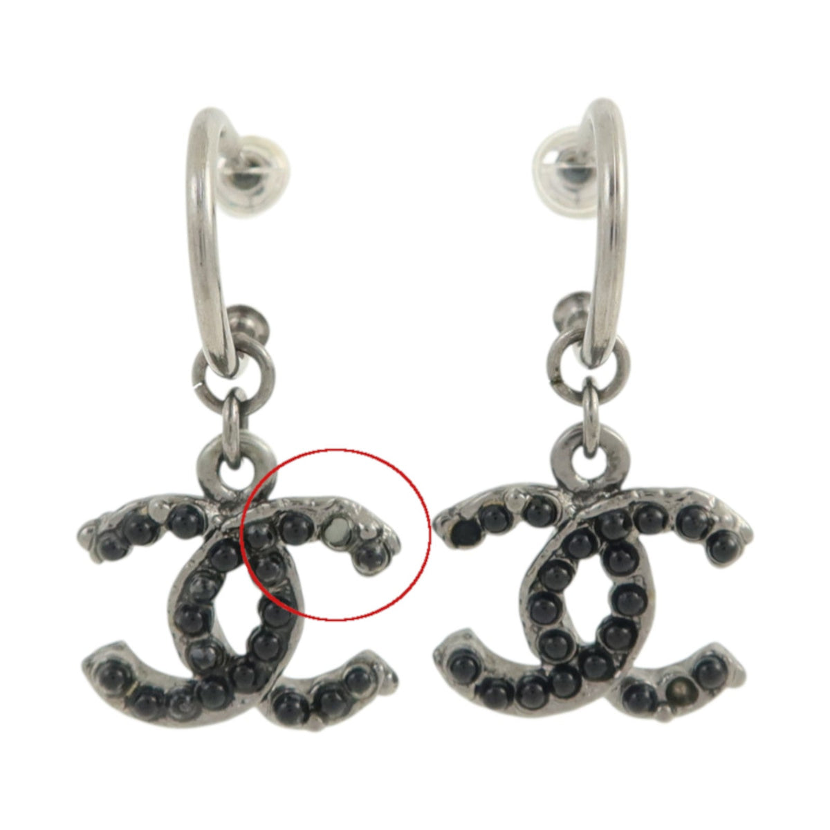 CHANEL CC Earrings · Metal