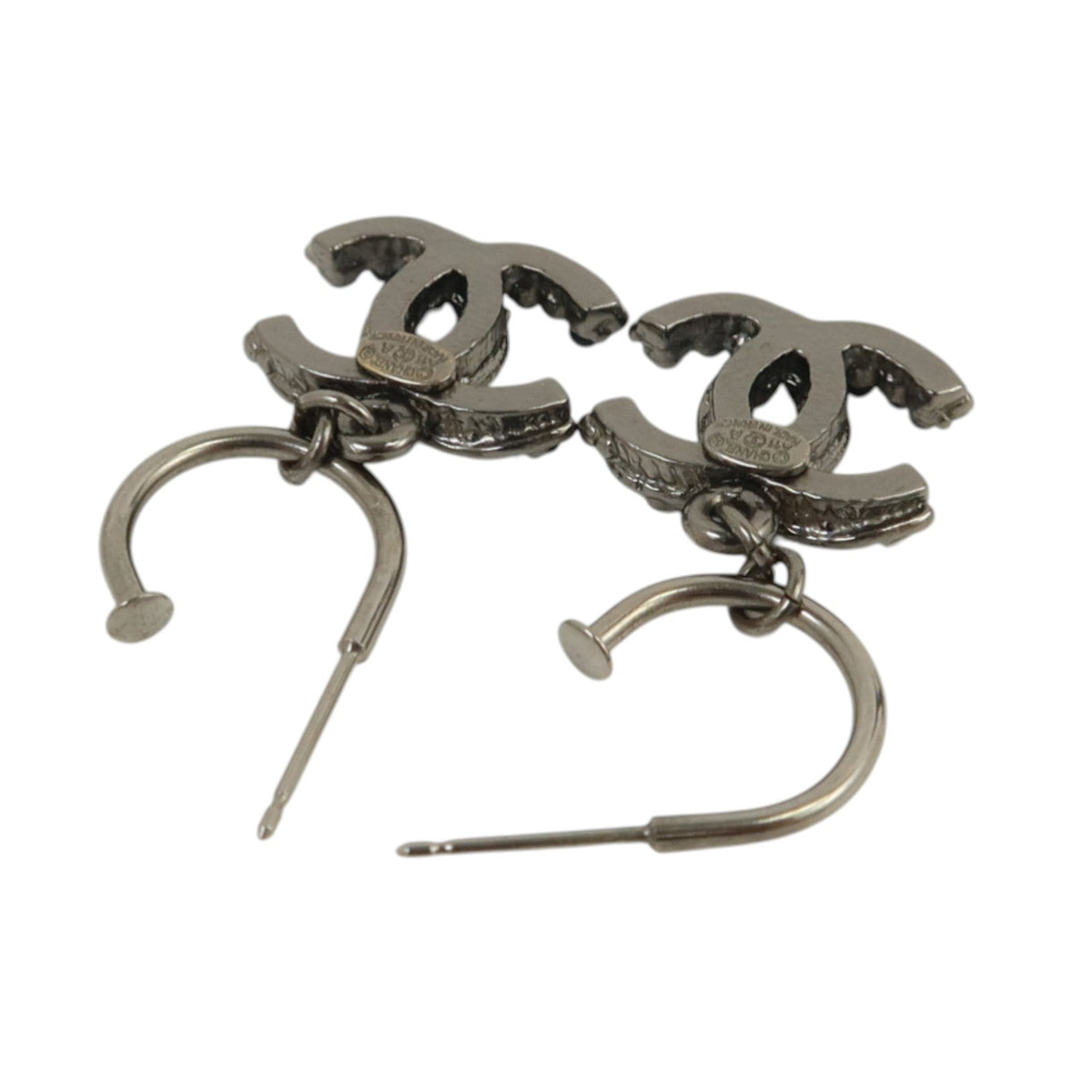 CHANEL CC Earrings · Metal
