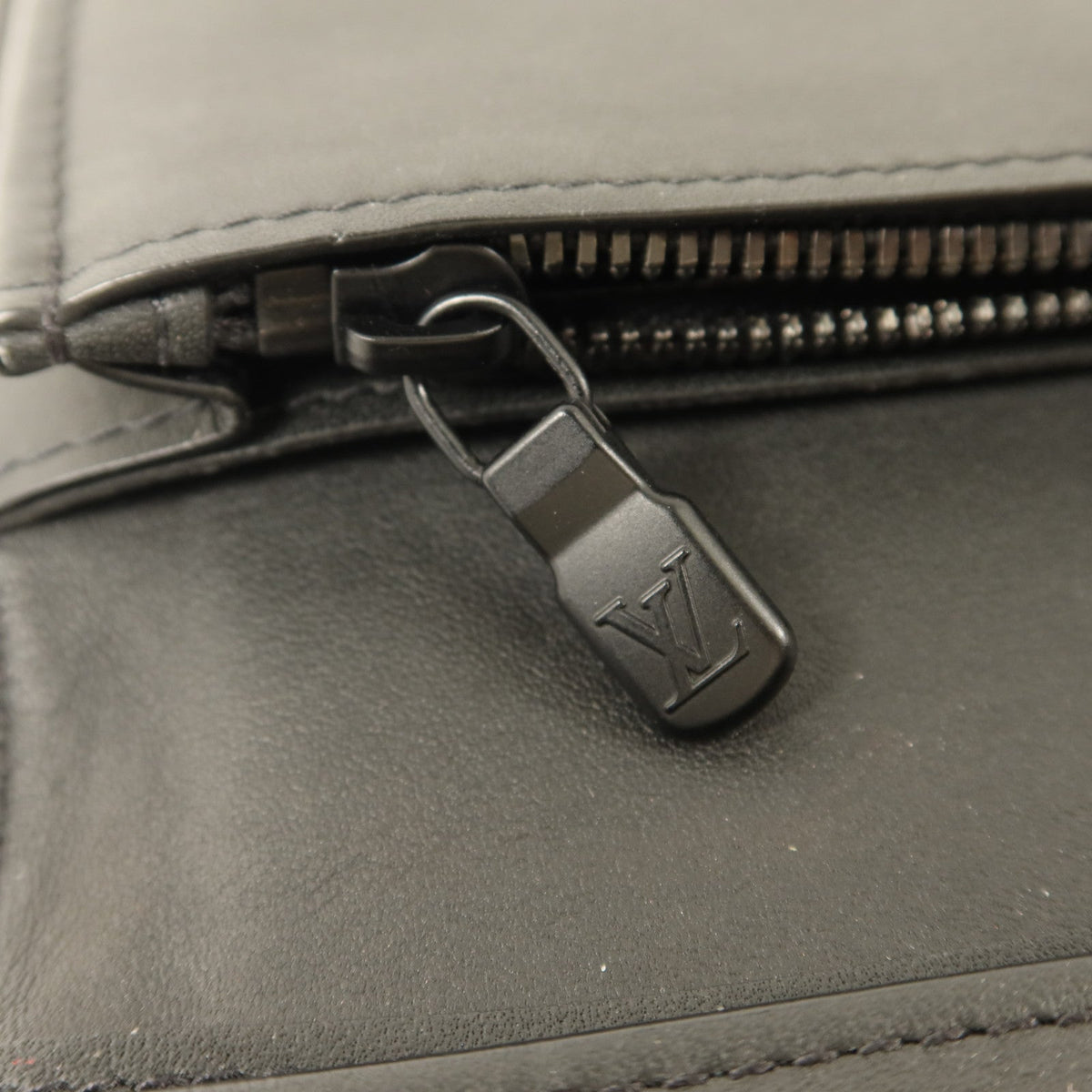 Louis Vuitton Portefeuille Brazza · Calfskin