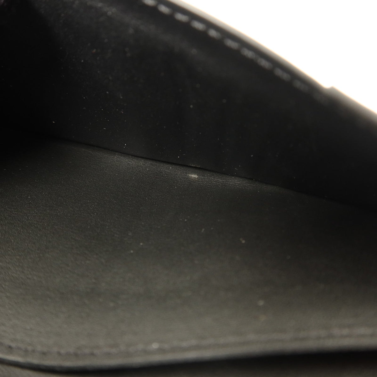 Louis Vuitton Portefeuille Brazza · Calfskin