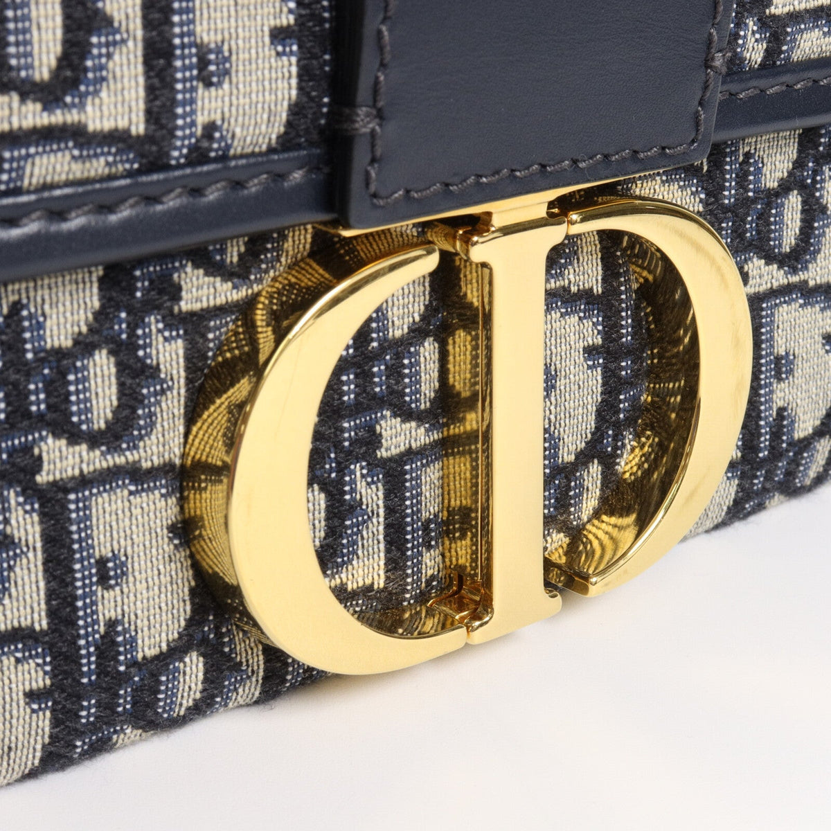 Dior 30 Montaigne · Clutch With Chain