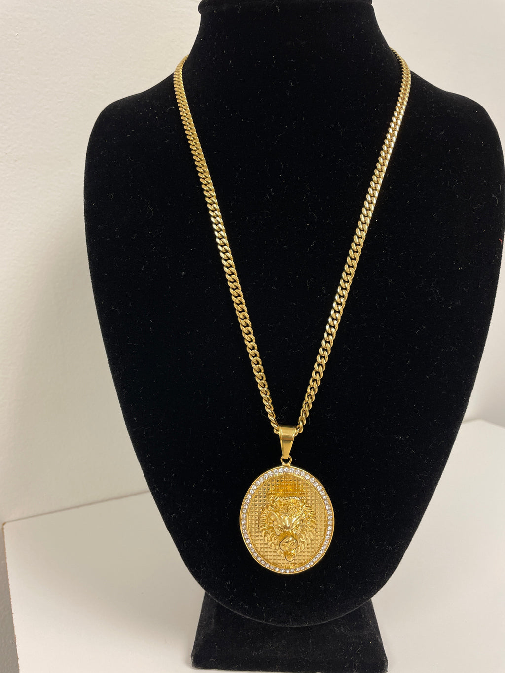 Lion Medallion Oval Pendant with 14K Gold Plated Cuban Link Necklace 5mm 24" Set