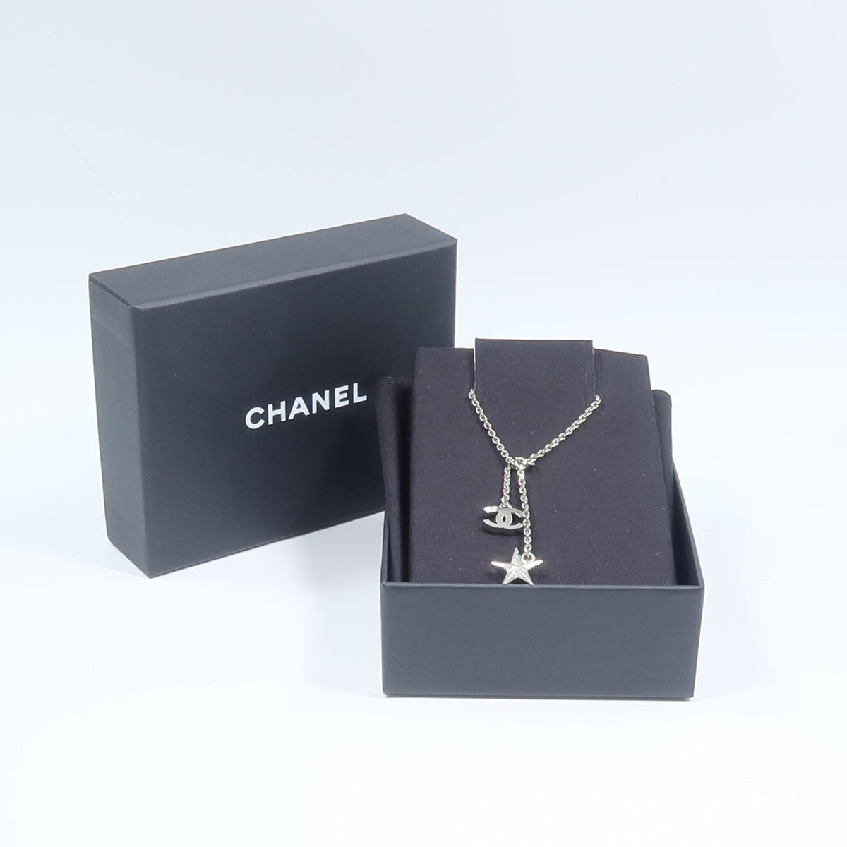 Chanel CC Necklace · Metal