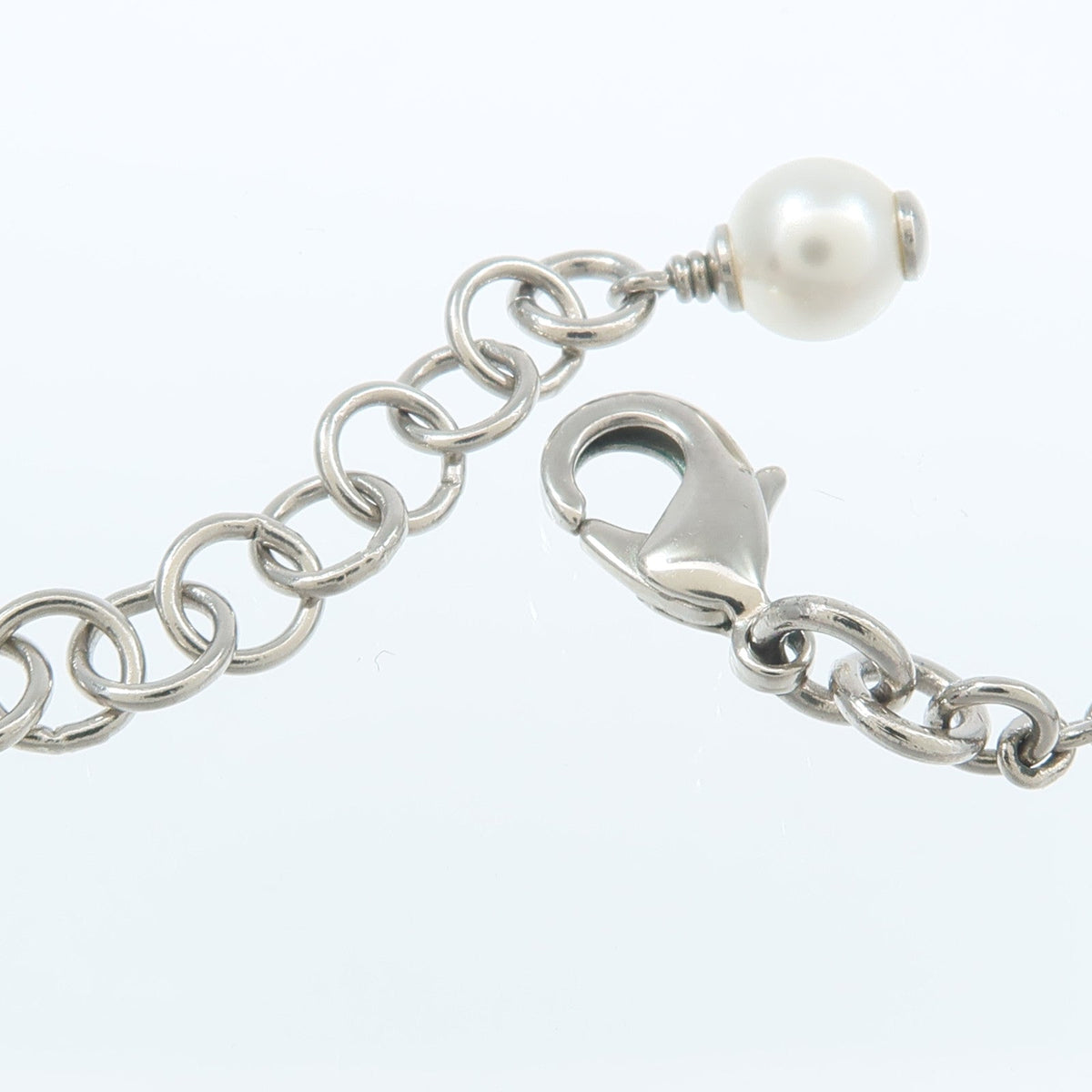 Chanel CC Necklace · Metal