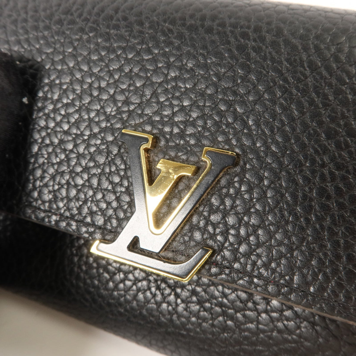 Louis Vuitton Capucines · Compact Wallet