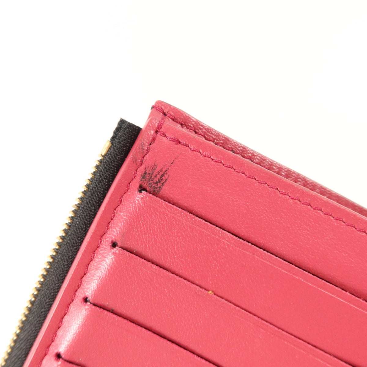 Louis Vuitton Capucines · Compact Wallet