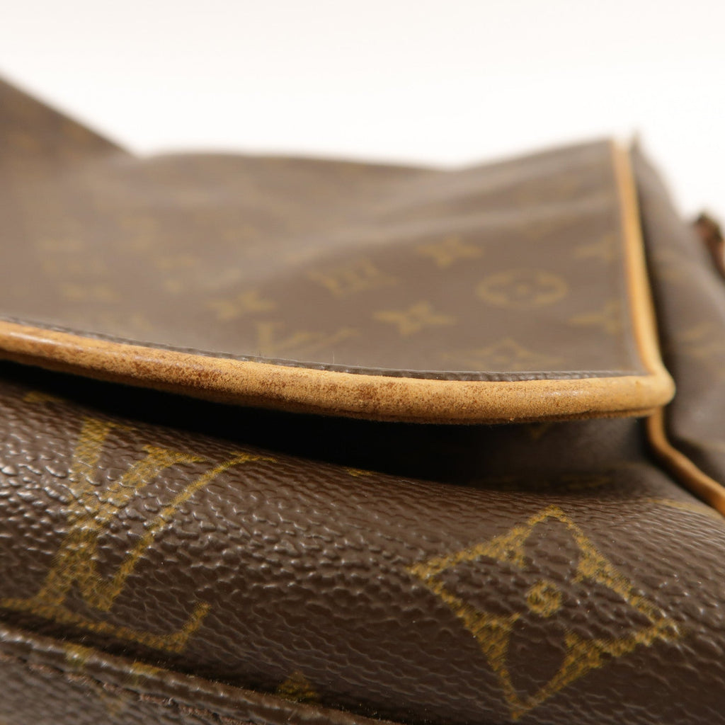 Louis Vuitton Abbesses · Monogram