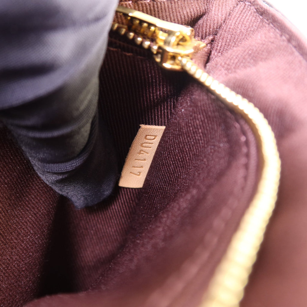 Louis Vuitton Cluny MM · Monogram