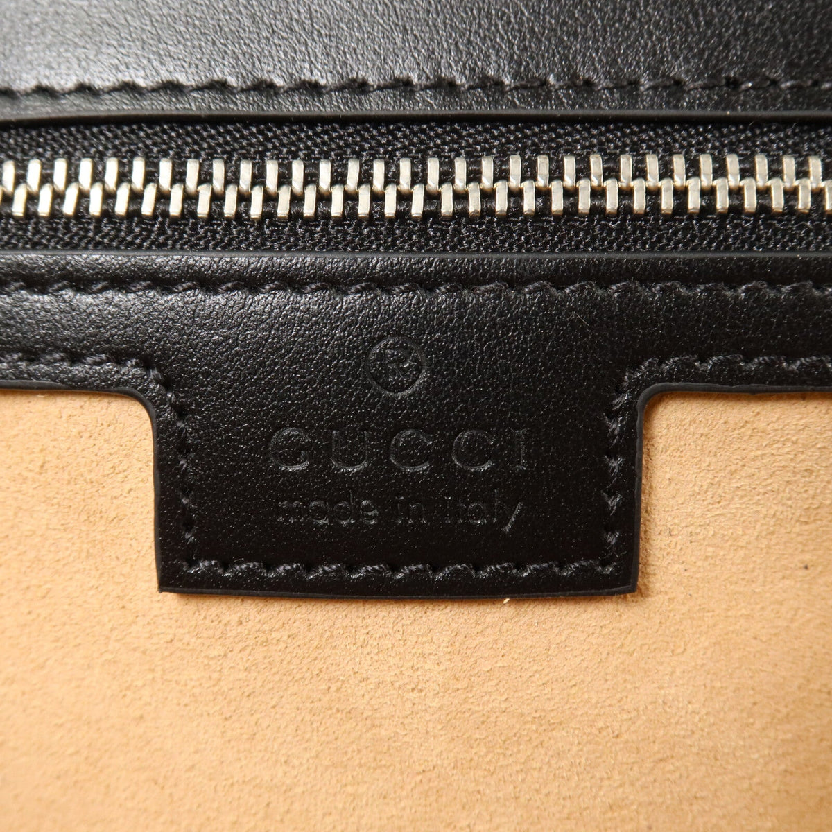 Gucci GG Marmont · Calfskin