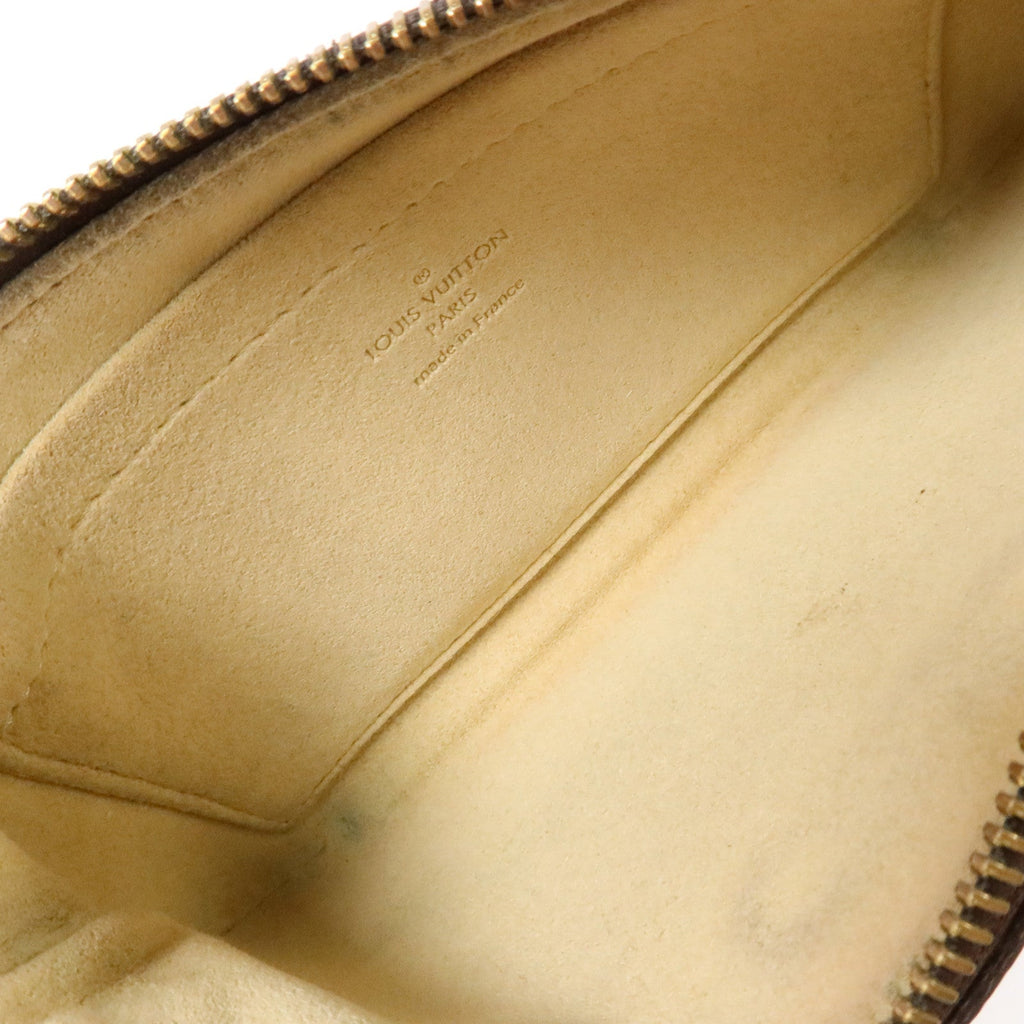 Louis Vuitton Pochette Milla · Monogram