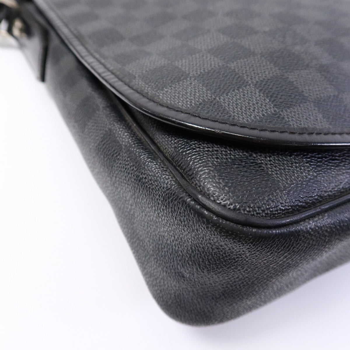 LOUIS VUITTON Daniel MM · Damier Graphite