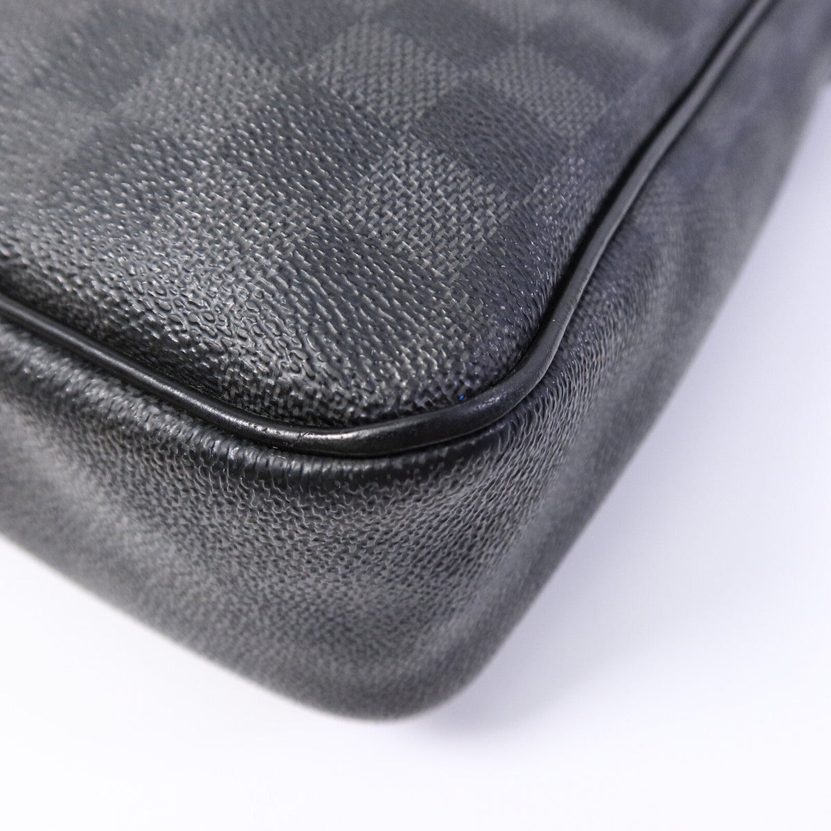 LOUIS VUITTON Daniel MM · Damier Graphite