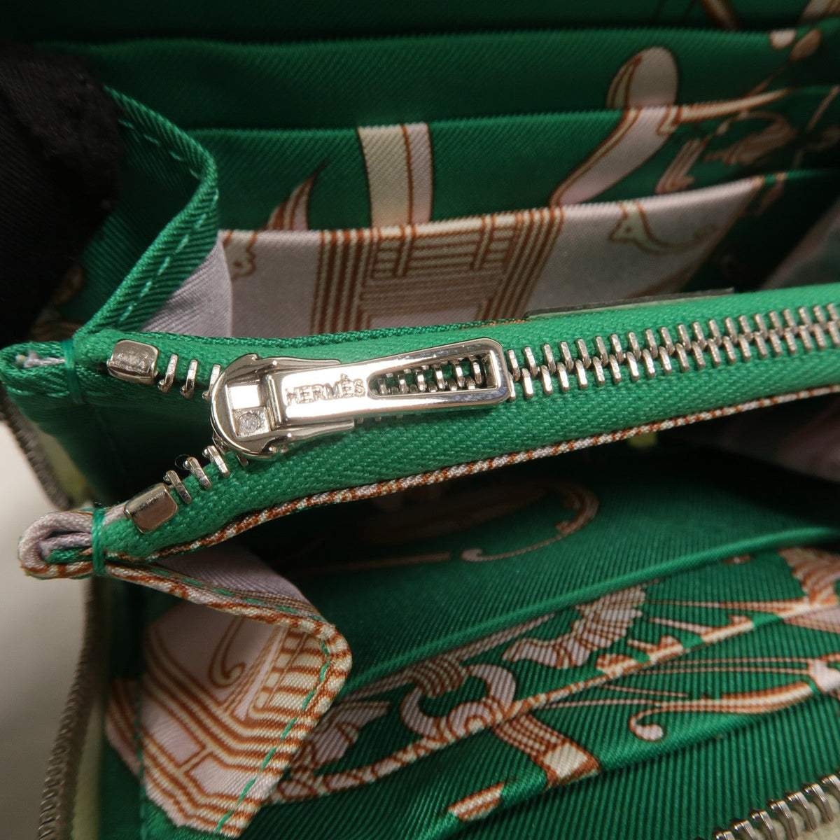HERMÈS Silk'In Compact · Veau Epsom