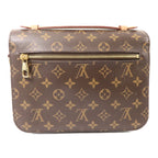 Louis Vuitton Pochette Metis MM · Monogram