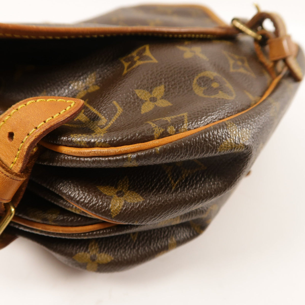 Louis Vuitton Saumur 30 · Monogram