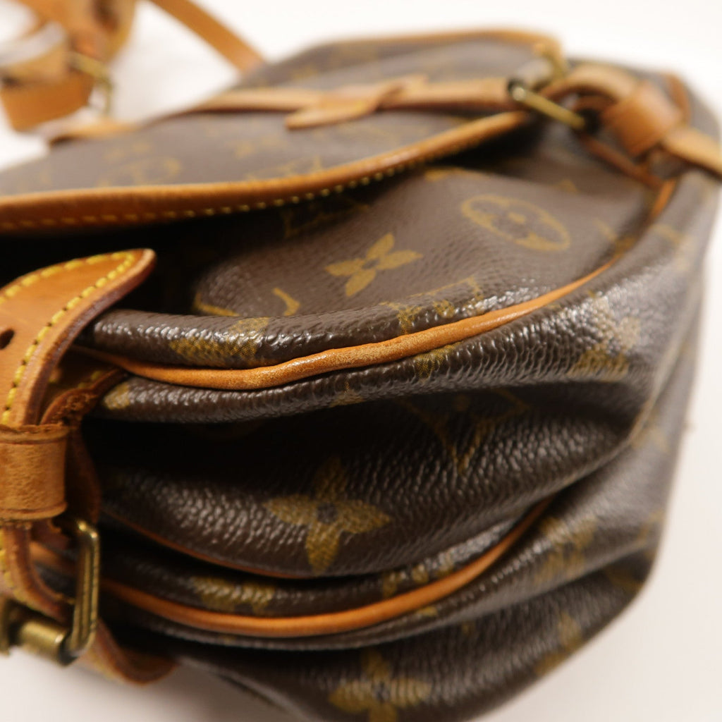 Louis Vuitton Saumur 30 · Monogram