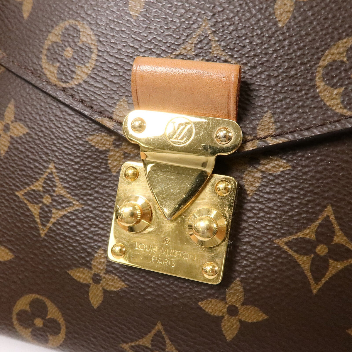 Louis Vuitton Pochette Metis MM · Monogram
