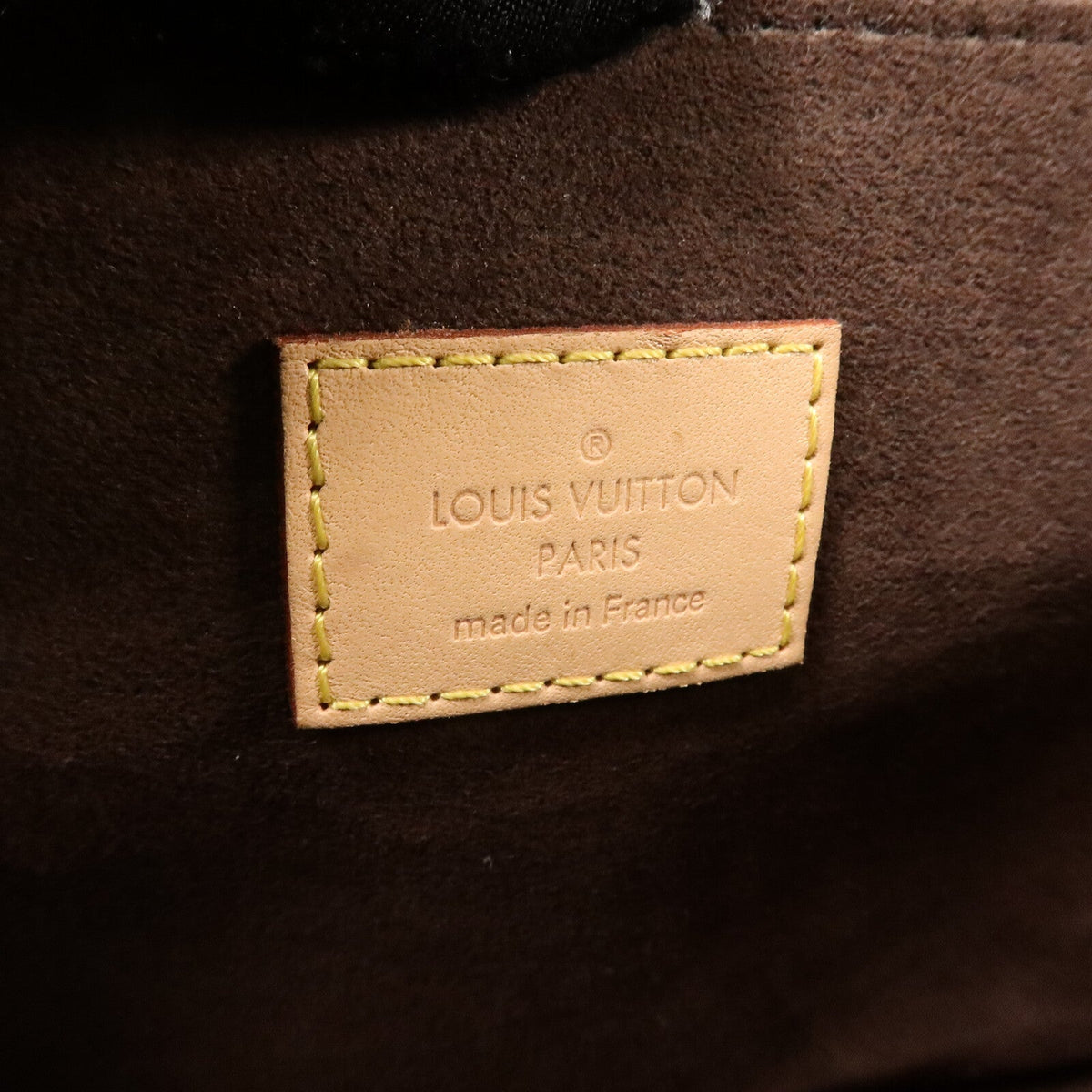 Louis Vuitton Pochette Metis MM · Monogram