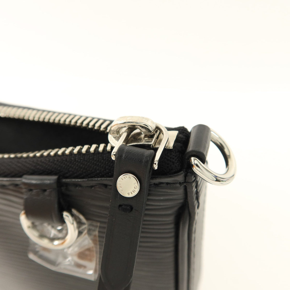 Louis Vuitton Easy Pouch · Epi Calfskin
