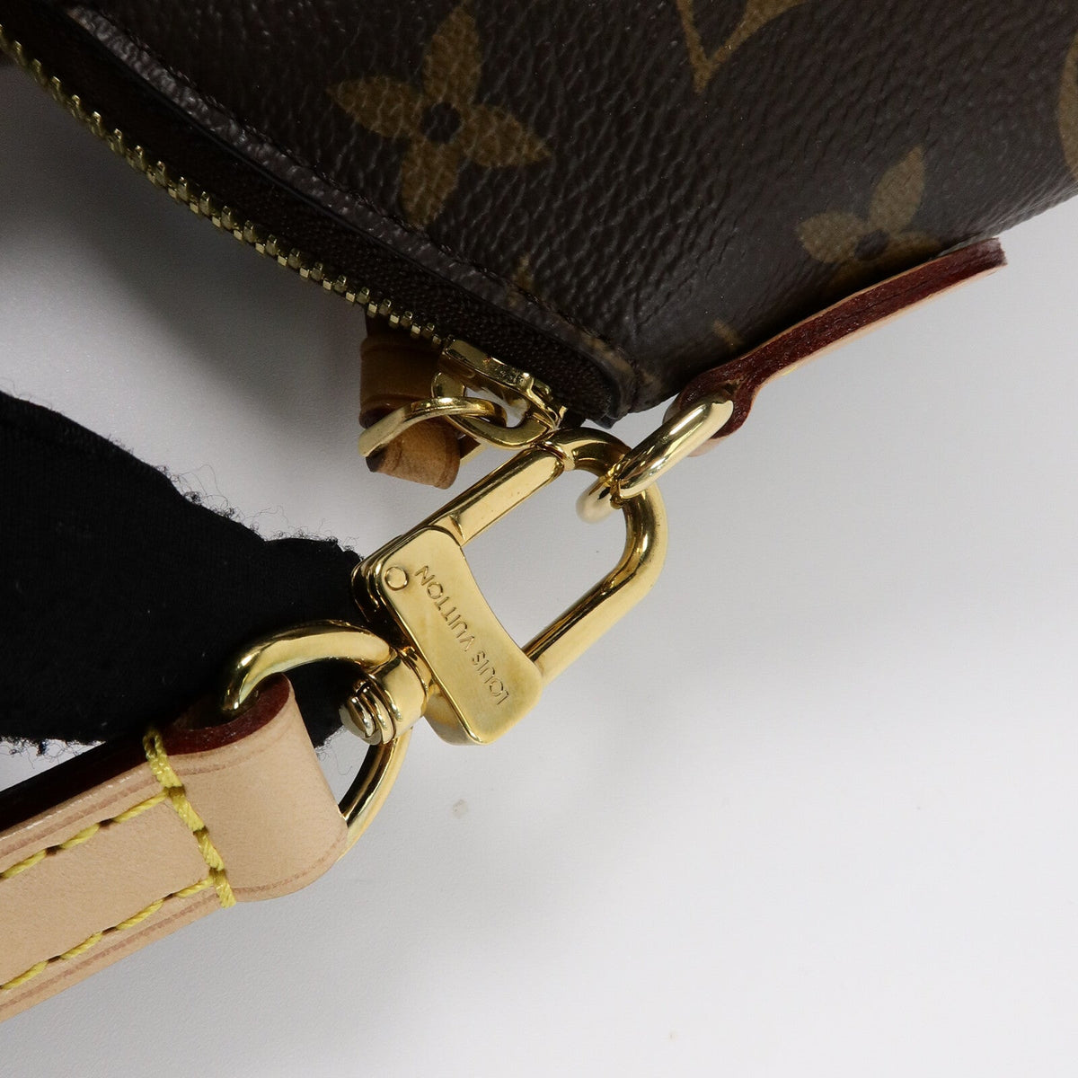 Louis Vuitton Rivoli PM · Monogram