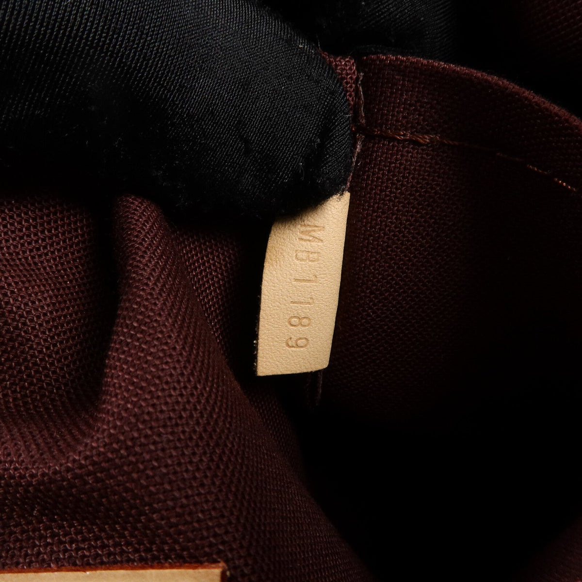 Louis Vuitton Rivoli PM · Monogram