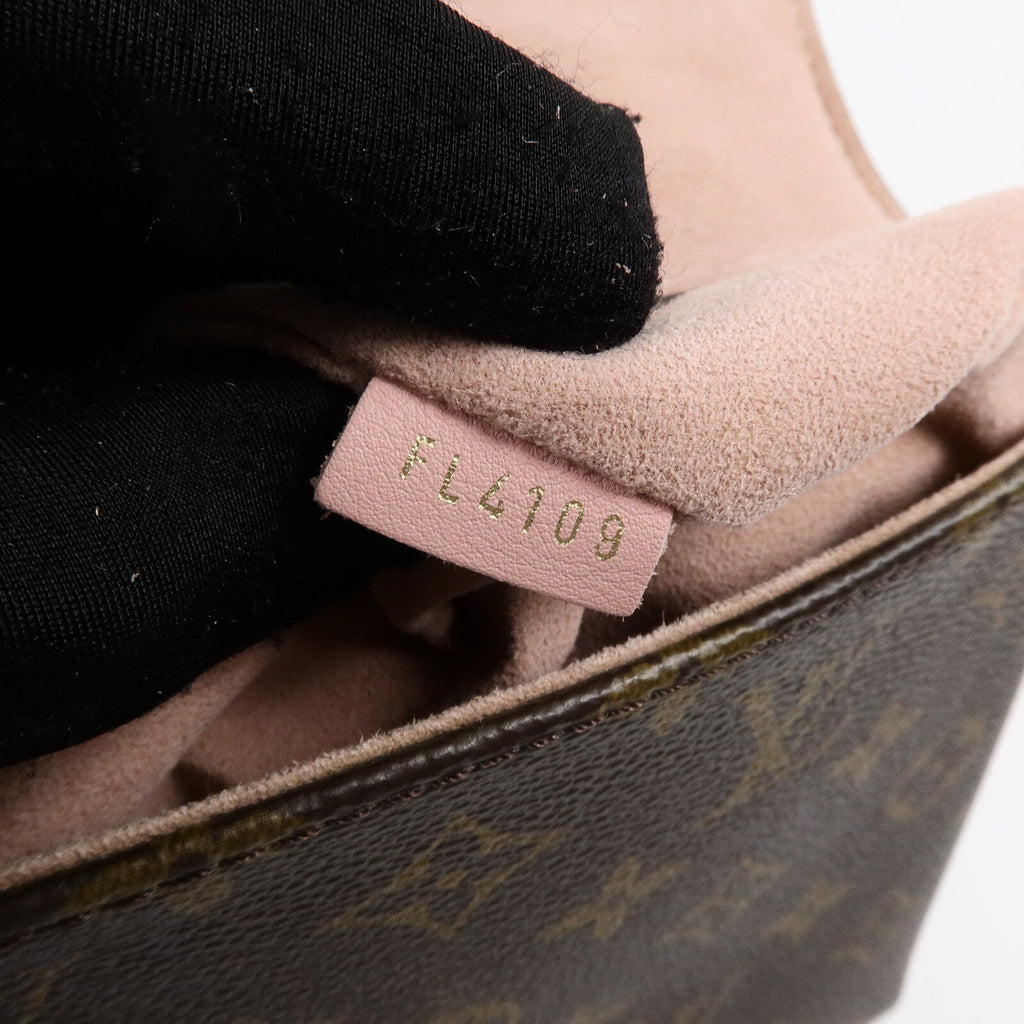 Louis Vuitton Locky BB · Monogram