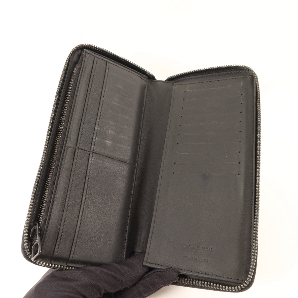 Louis Vuitton Zippy Vertical · Taurillon