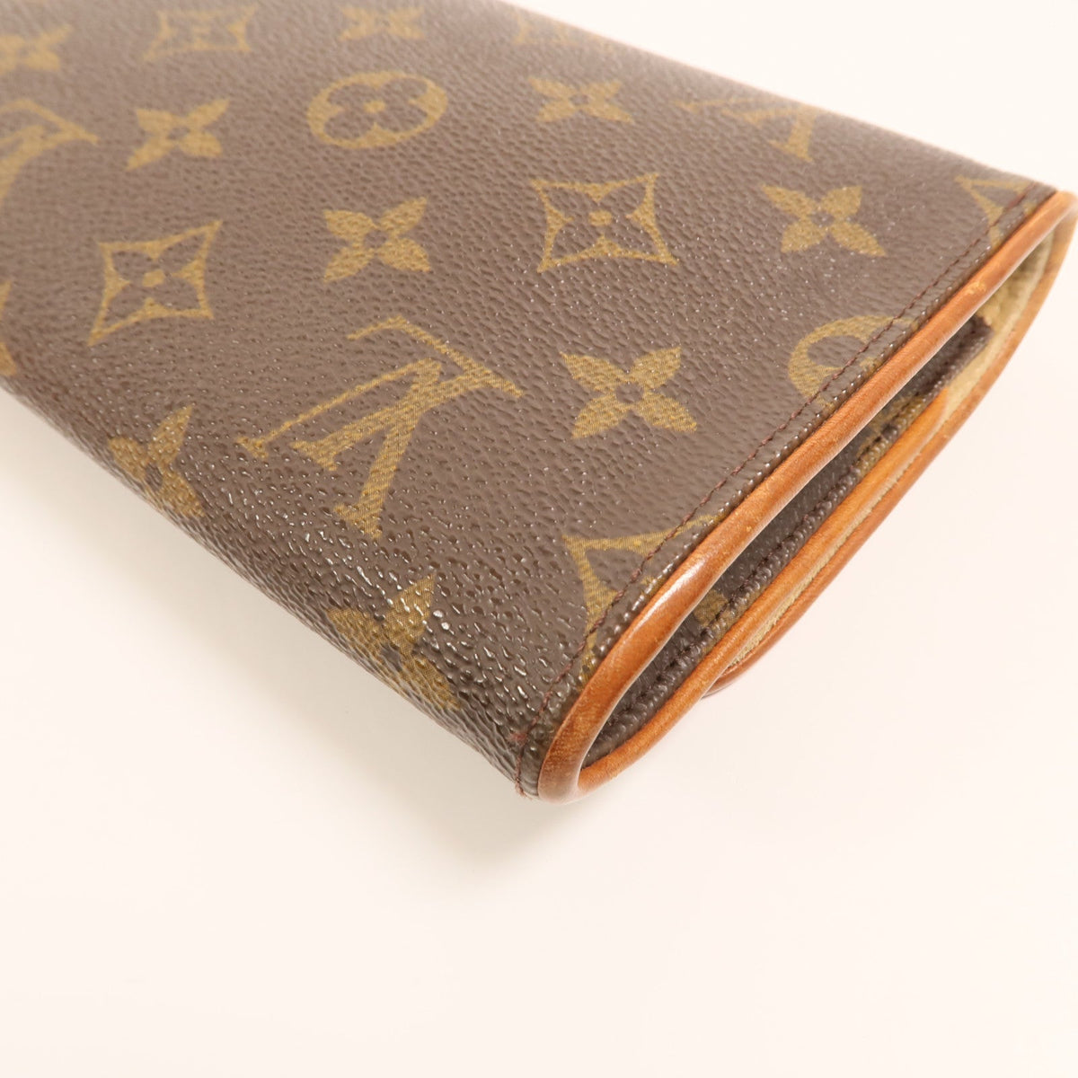 Louis Vuitton Pochette Twin GM · Monogram