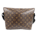 Louis Vuitton Messenger · Monogram Macassar
