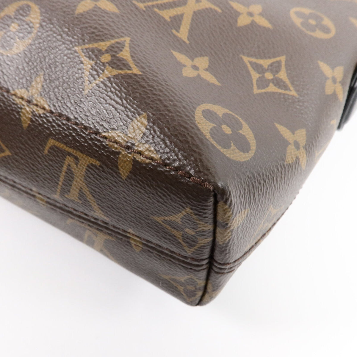 Louis Vuitton Messenger · Monogram Macassar