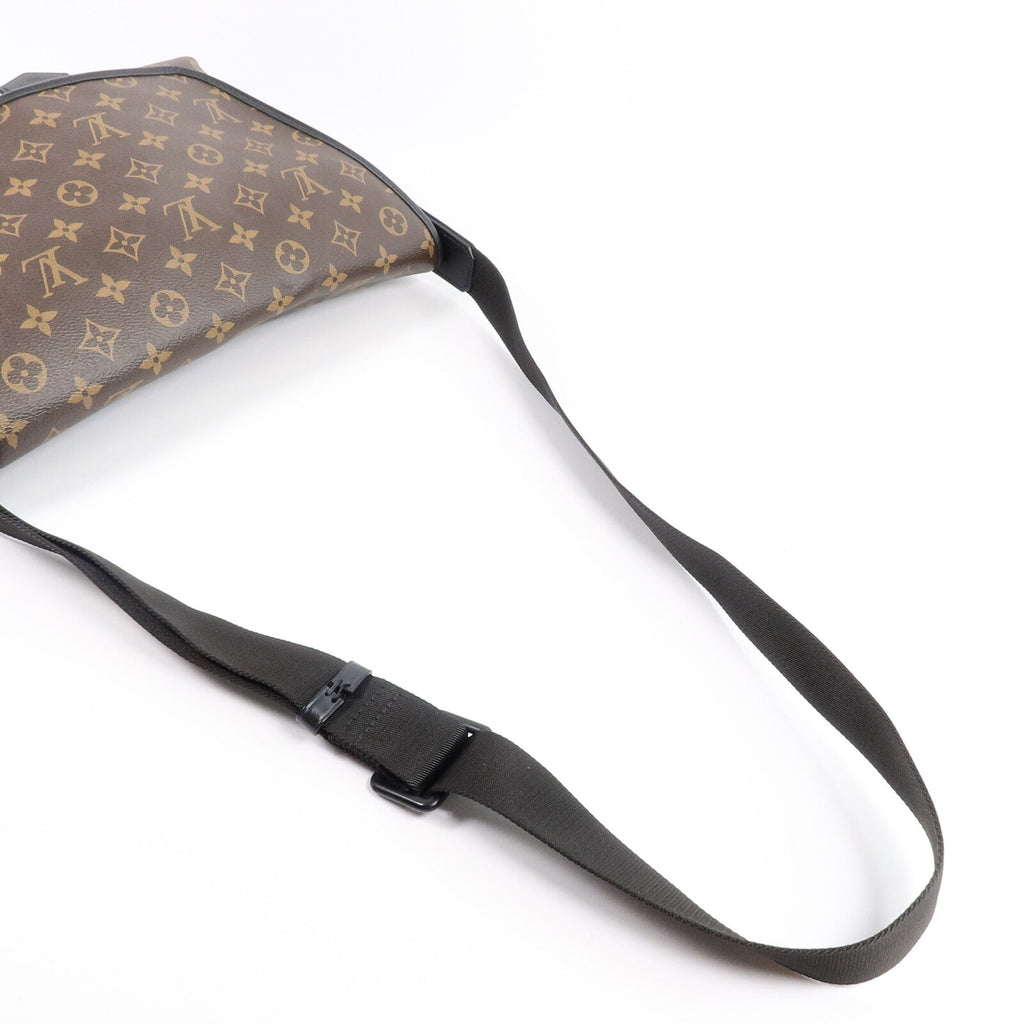 Louis Vuitton Messenger · Monogram Macassar