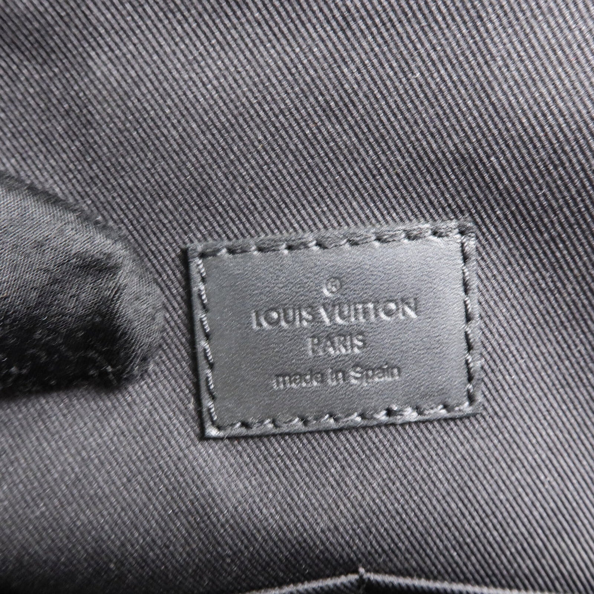 Louis Vuitton Messenger · Monogram Macassar
