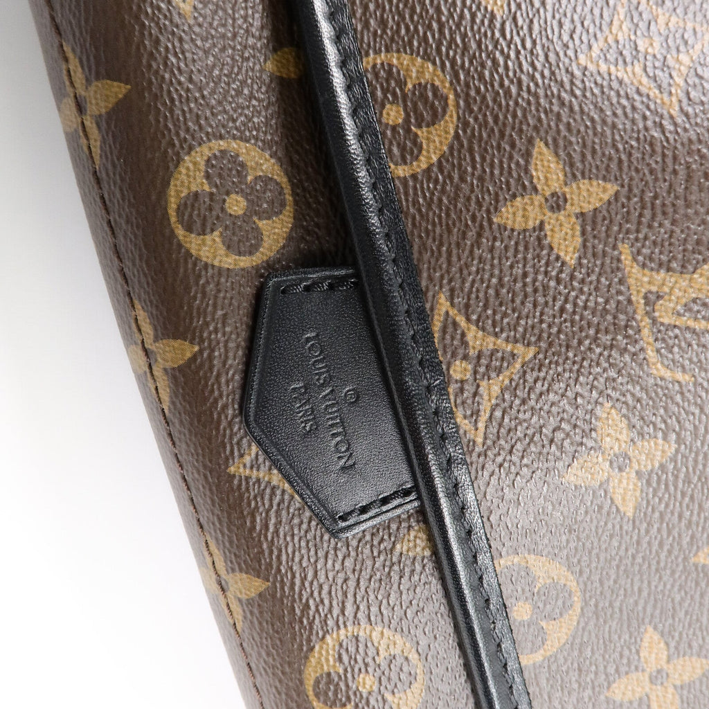Louis Vuitton Messenger · Monogram Macassar