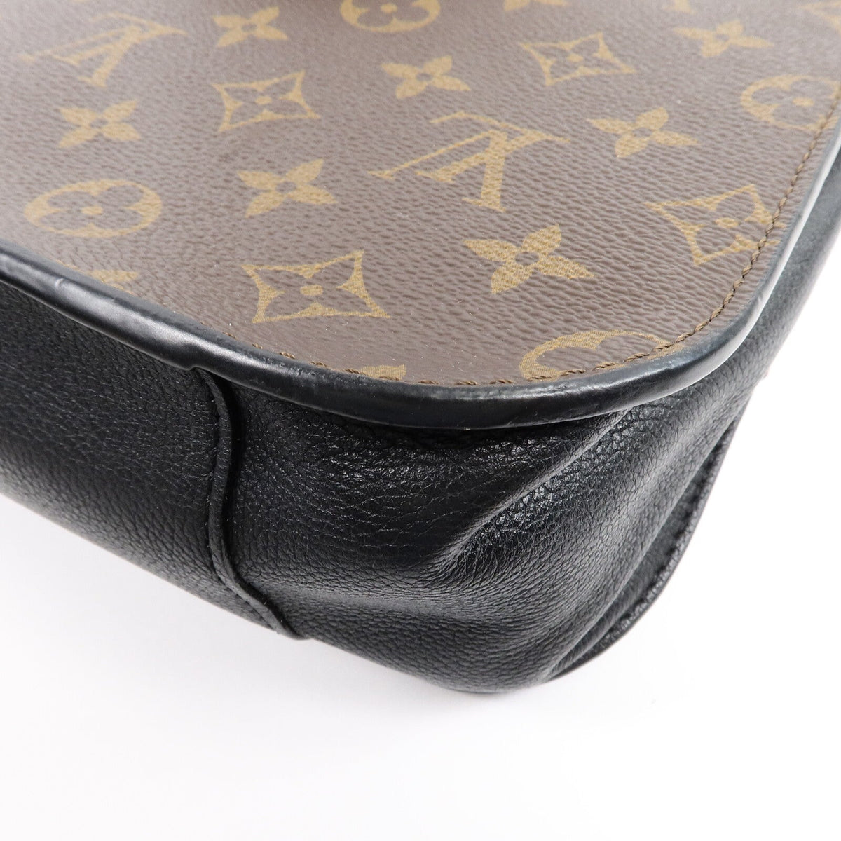 Louis Vuitton Vanguard · Monogram