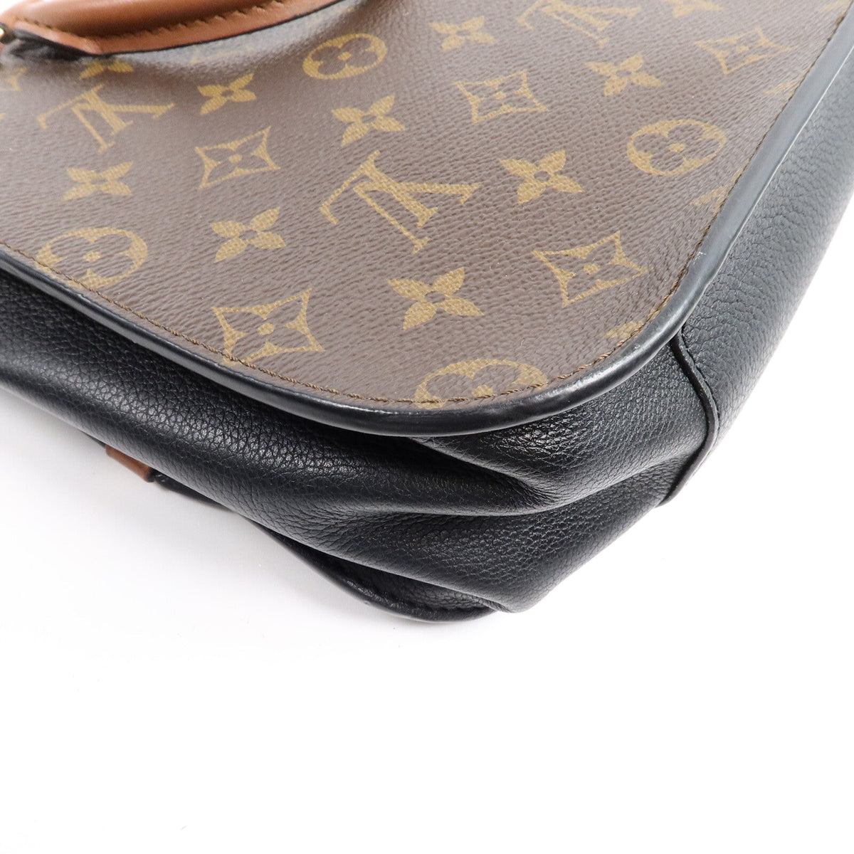 Louis Vuitton Vanguard · Monogram