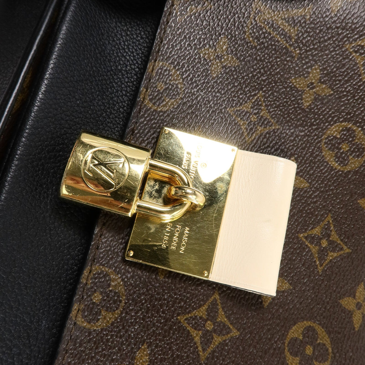 Louis Vuitton Vanguard · Monogram
