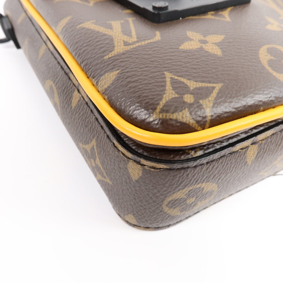 Louis Vuitton S-Lock Vertical · Monogram